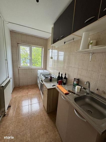 Apartament cu 2 camere semidecomandat în Baziaș