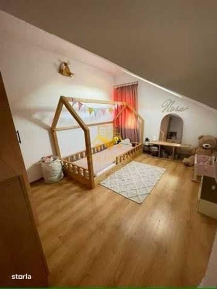 Apartament cu 4 camere decomandat în Europa