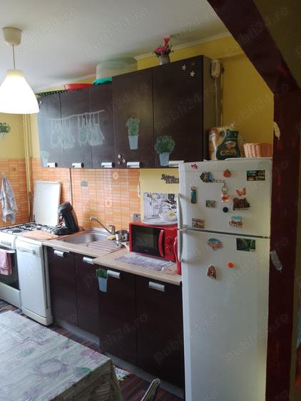 Apartament cu 3 camere semidecomandat în Lugoj