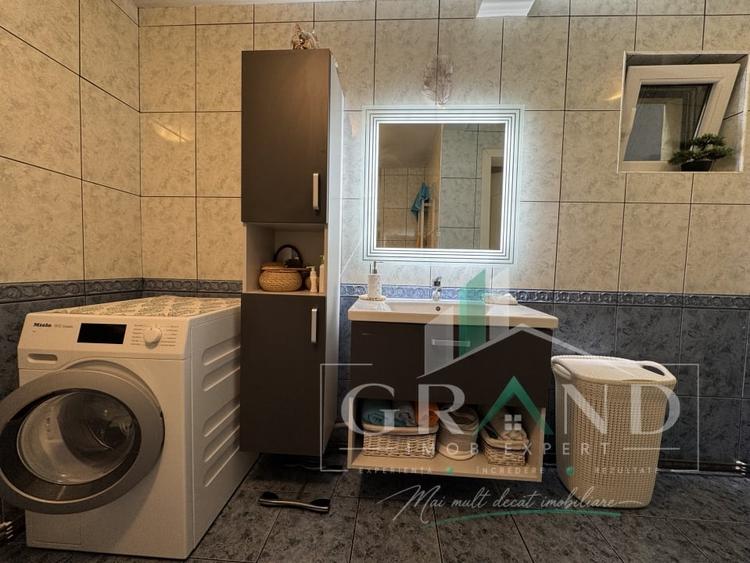 Casă individuală cu 4 camere cu Canalizare în Dâmbul Rotund