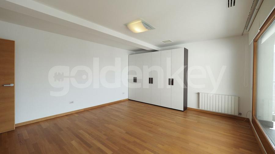 Duplex cu 5 camere cu Piscina în Iancu Nicolae