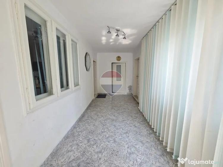 Casă cu 4 camere cu Teren 1155 Mp în Milcovul