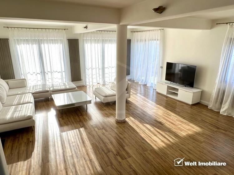 Apartament cu 5 camere decomandat, mobilat în Europa