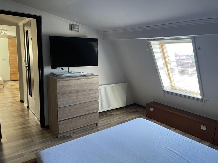 Apartament cu 3 camere în Decebal