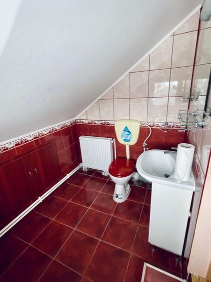 Casă cu 4 camere cu Teren 1500 Mp în Central