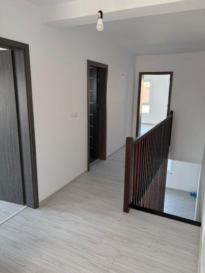 Duplex cu 4 camere cu Canalizare în Săcălaz
