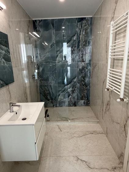 Apartament cu 3 camere semidecomandat, mobilat în Pipera