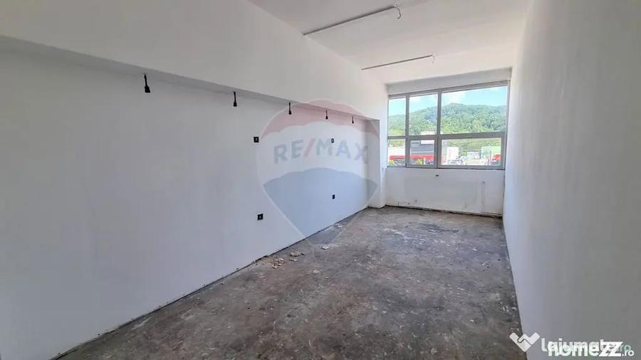 Spațiu comercial, de 370 mp, în Central