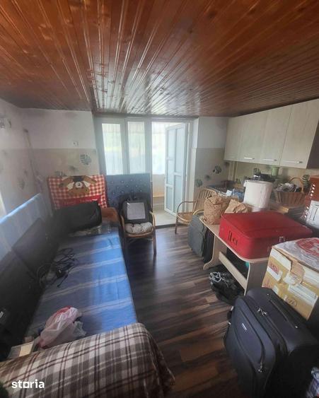 Casă cu 5 camere cu Teren 1000 Mp în Filipești