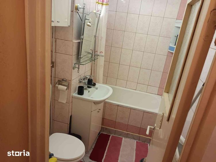 Apartament cu 2 camere semidecomandat în Mioriței