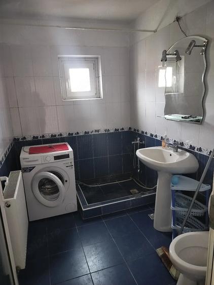 Apartament cu 2 camere decomandat în 1 Mai
