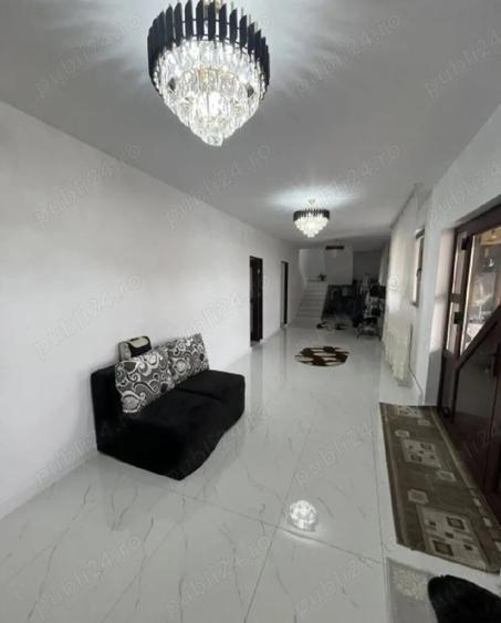 Casă cu 6 camere cu Teren 423 Mp în Bereasca