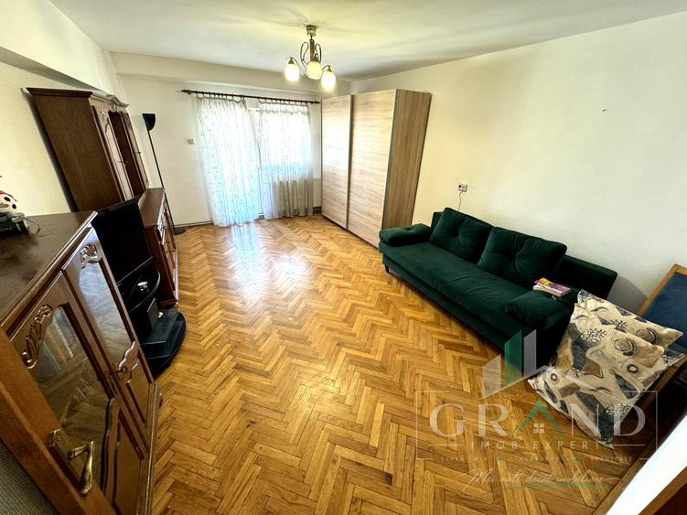 Apartament cu 3 camere decomandat, mobilat în Mărăști