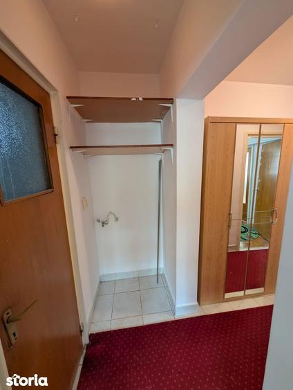 Apartament cu 3 camere decomandat în Colentina
