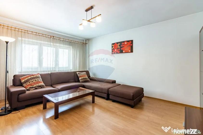 Apartament cu 3 camere decomandat în Nerva Traian