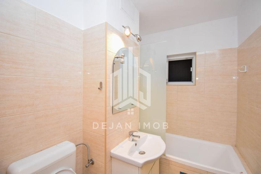 Apartament cu 2 camere semidecomandat în Simeria