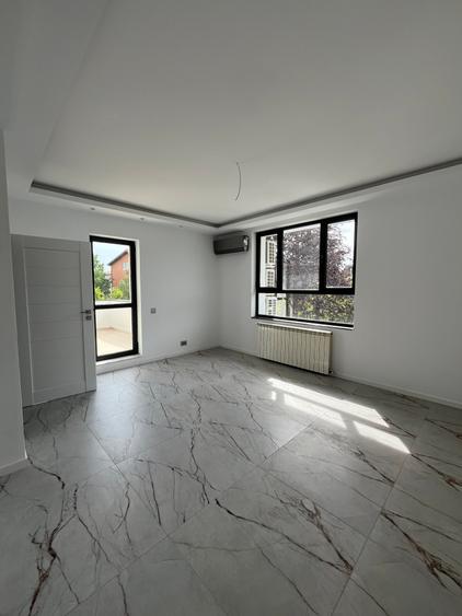Casă individuală cu 6 camere cu Teren 1032 Mp în Pipera