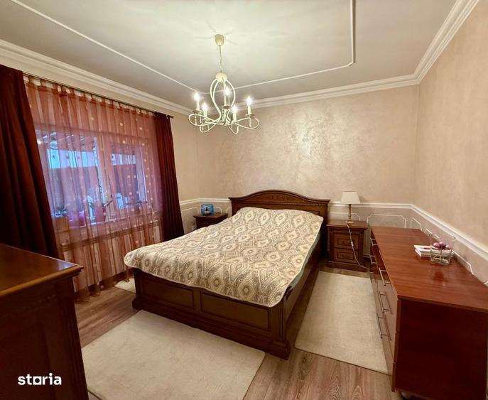 Casă cu 4 camere cu Teren 250 Mp în Central