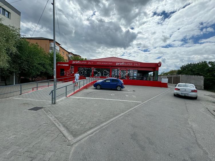 Spațiu comercial, de 1,055 mp, în Central