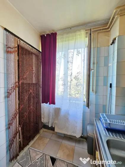 Apartament cu 2 camere semidecomandat în Negru Vodă