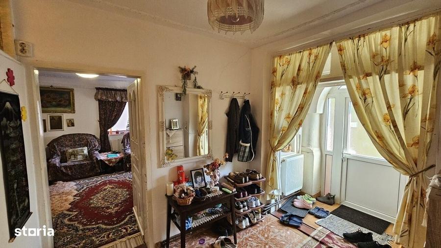 Casă cu 3 camere în Central