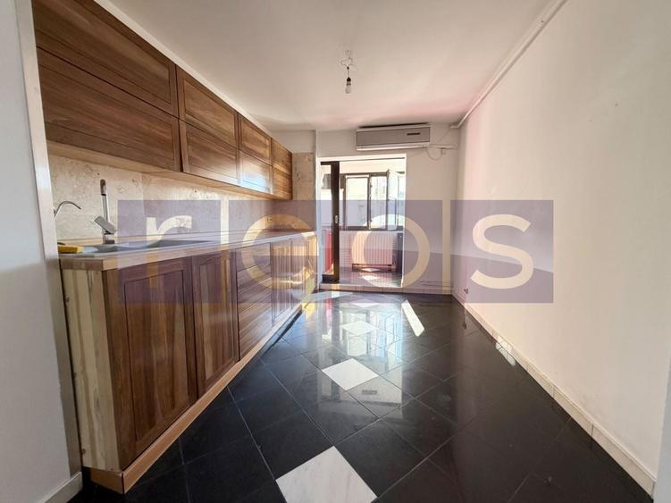 Apartament cu 4 camere decomandat, mobilat în Crângași