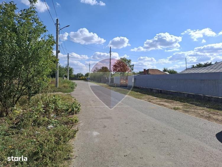Spațiu comercial, în Tânganu