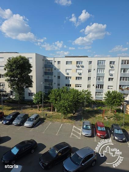 Apartament cu 4 camere decomandat în Micro 17