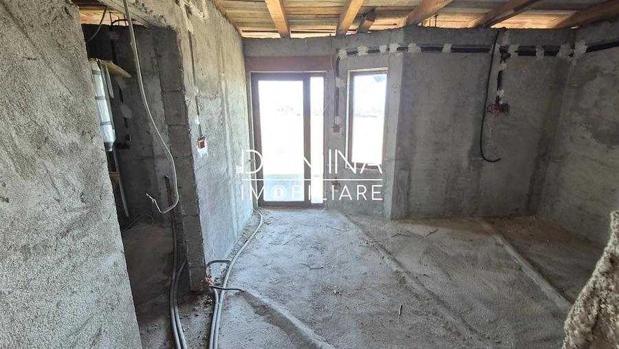 Casă cu 4 camere cu Teren 300 Mp în Central