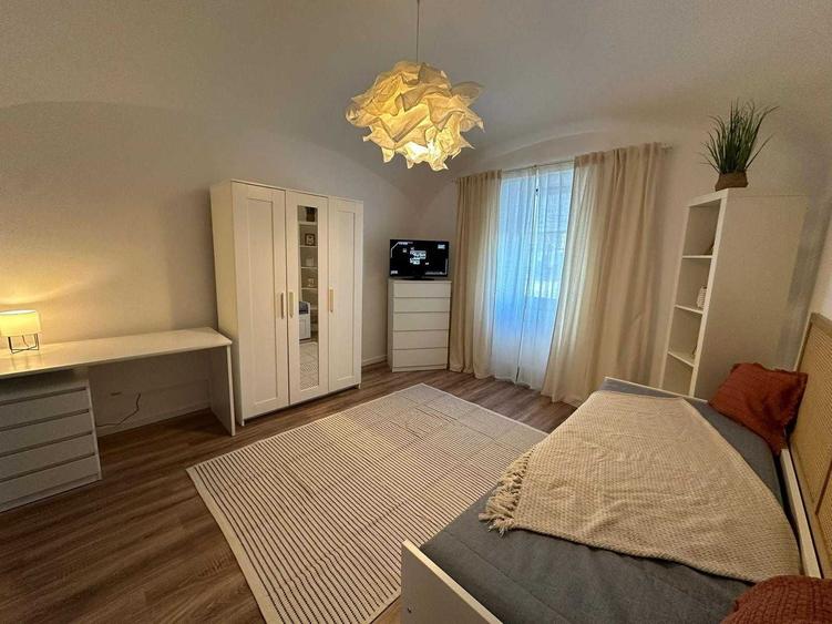 Inchiriez apartament cu o camera pentru Untold peste drum de Platinia - 1