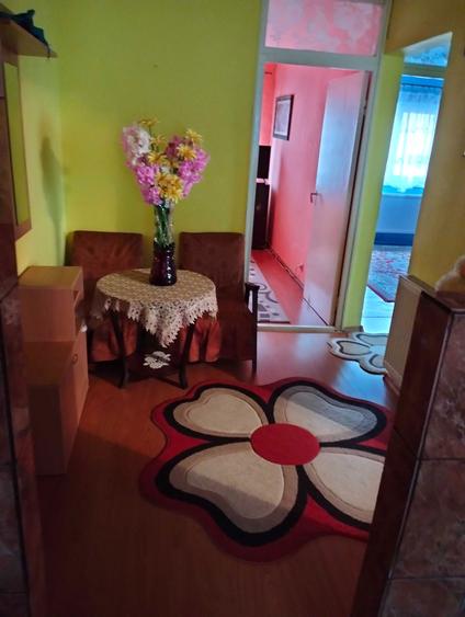 Apartament cu 3 camere ,Medias str Vaslui Nr 1 bloc 16 sc A etaj4.Mai multe detalii in privat 0sapte5opt54sapte4sasedoi.Mai multe detalii in privat - 1