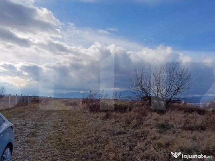 Urgent !Teren intravilan cu utilitati - Zarnesti - 2