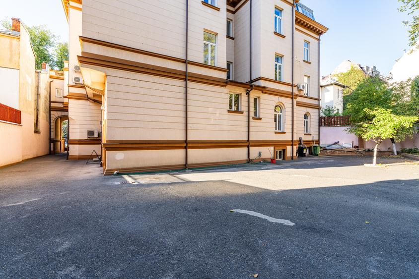 Spațiu Generos și Versatil pentru Birouri sau Activități Comerciale - 28