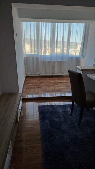 Inchiriez apartament 5 camere - 7