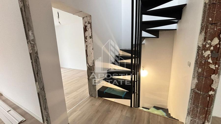 Casa individuala in zona Buziasului, carport - 12