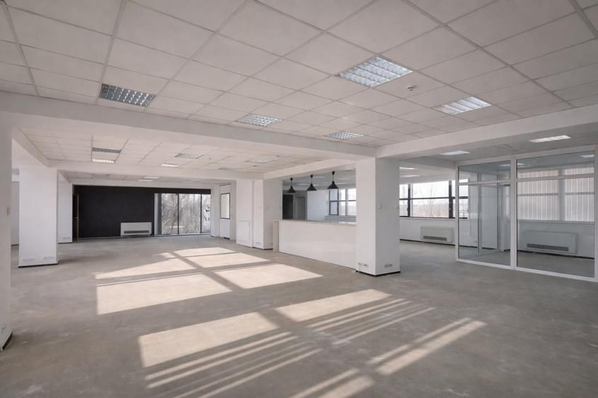 Birouri 200 - 330 mp | Expozitiei - Piata Presei Libere | Comision 0% - 10