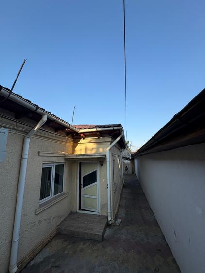 Casa de vânzare - Constanta - 6 CAMERE-147 mp. totali ( fără curtea interioară) - 34