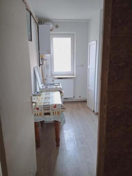 Razboieni-garsoniera de vanzare stradala - 3