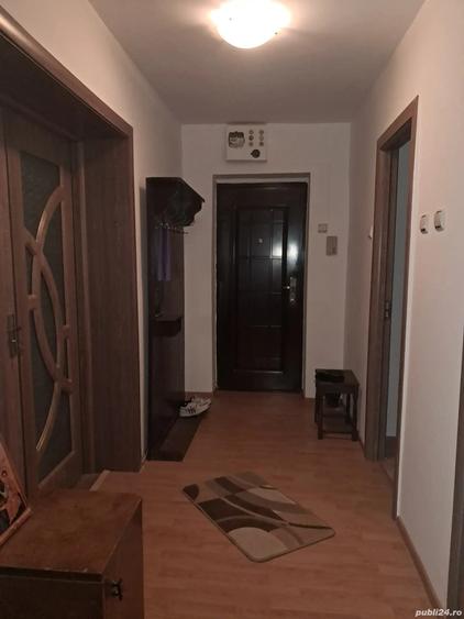Proprietar inchiriez apartament cu 3 camere decomandat si utilat cu centrala proprie!! Brazda lui No - 4