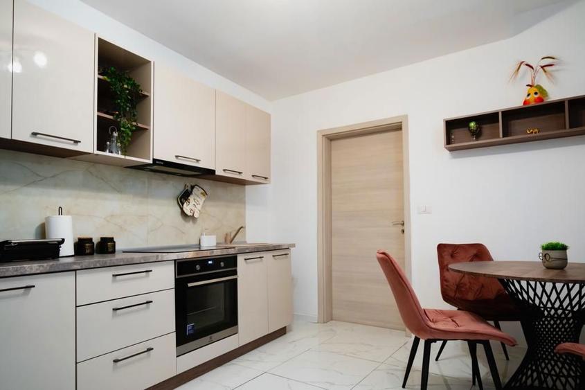 De vanzare apartament 2 camere semidecomandat 182000 euro - 1