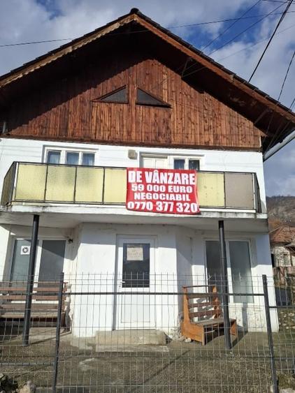 P+E spațiu comercial la parter și apartament modern la etaj - 1