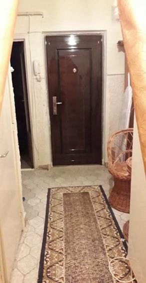 Apartament 2 camere, confort 1 decomandat, zona Calarasi 4, etaj 3. - 2