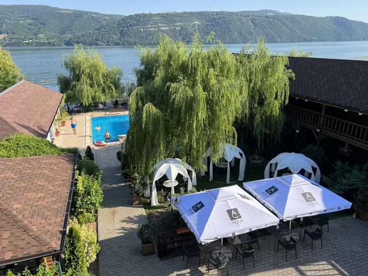 Pensiune Mont Blanc Eselnita Clisura Dunarii Comision 0 - 6