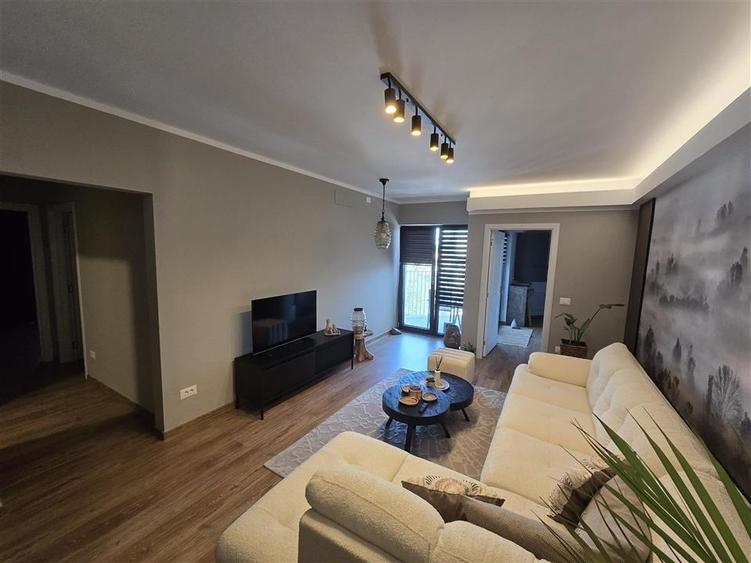 Apartament cu 3 camere, Bloc Nou, Etaj Intermediar, zona Universitatii, 3c-4379 - 5