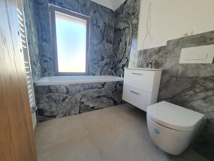 Monarch Soleil - finisaje de lux: parchet,usi, tamplarie lemn natural - 5