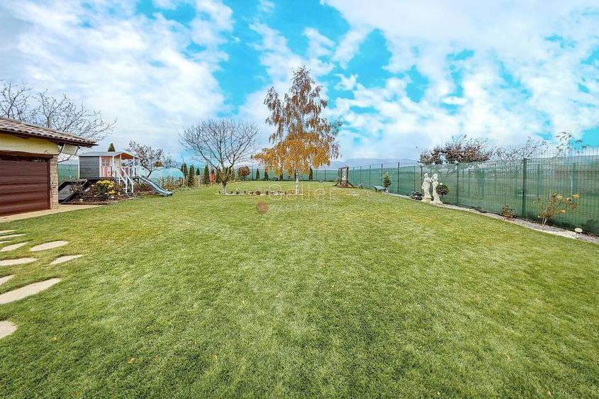 Structura Generoasa Zona Linistita - 25