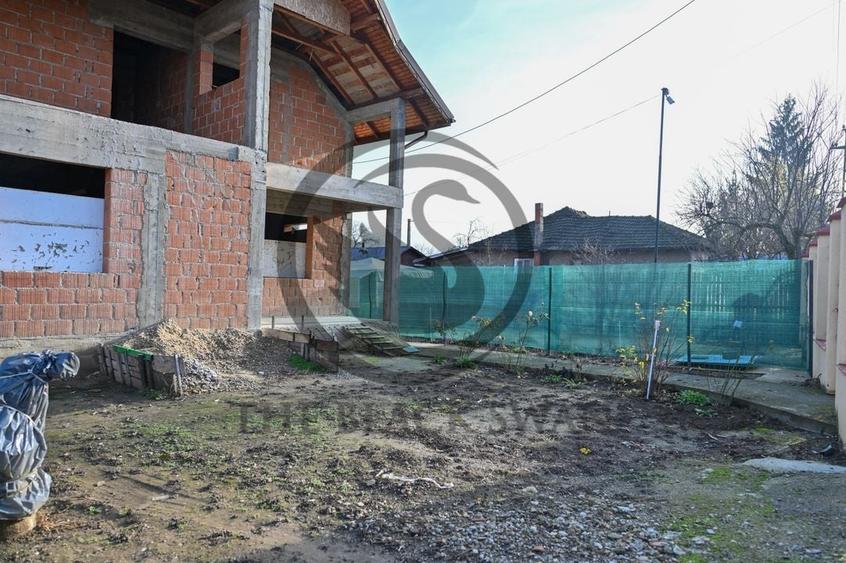 Casa la rosu de vanzare | Iordacheanu - Valea Cucului | Comision 0% - 3