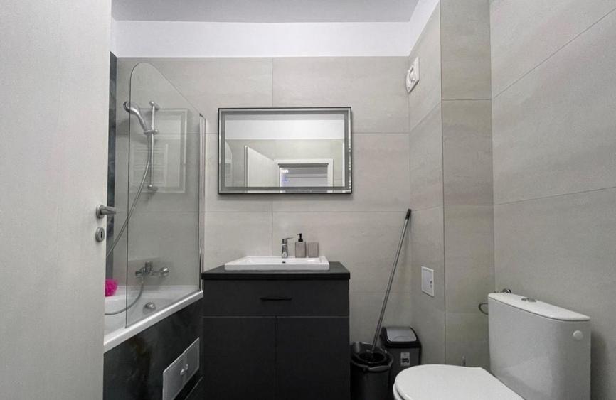 GARA-BILA ap. 2 camere, decomandat, et.2/4,curat, OCAZIE! - 3