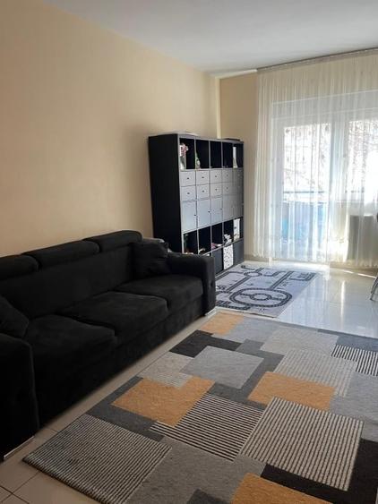 Proprietar vand apartament 2 camere + 1 loc de parcare - 4