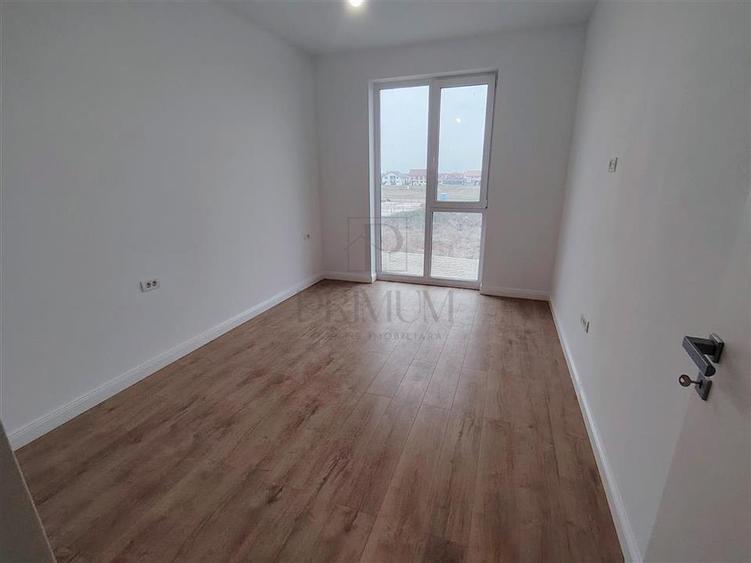 Duplex 5 camere - despartit prin camera tehnica - langa 4 benzi - 6